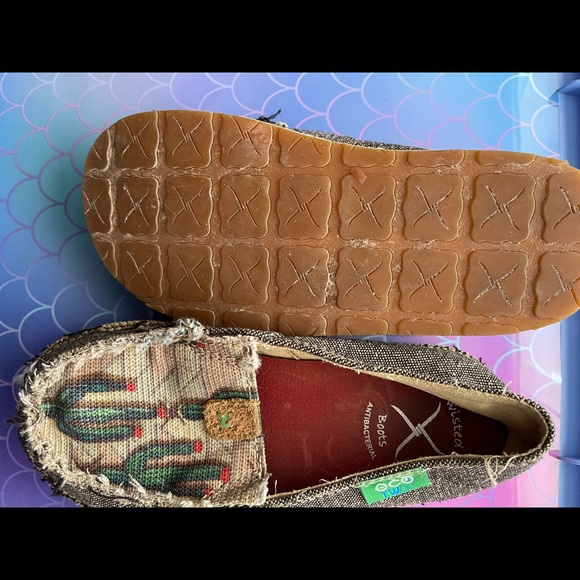 Girls twisted X shoes - Picture 2 of 2